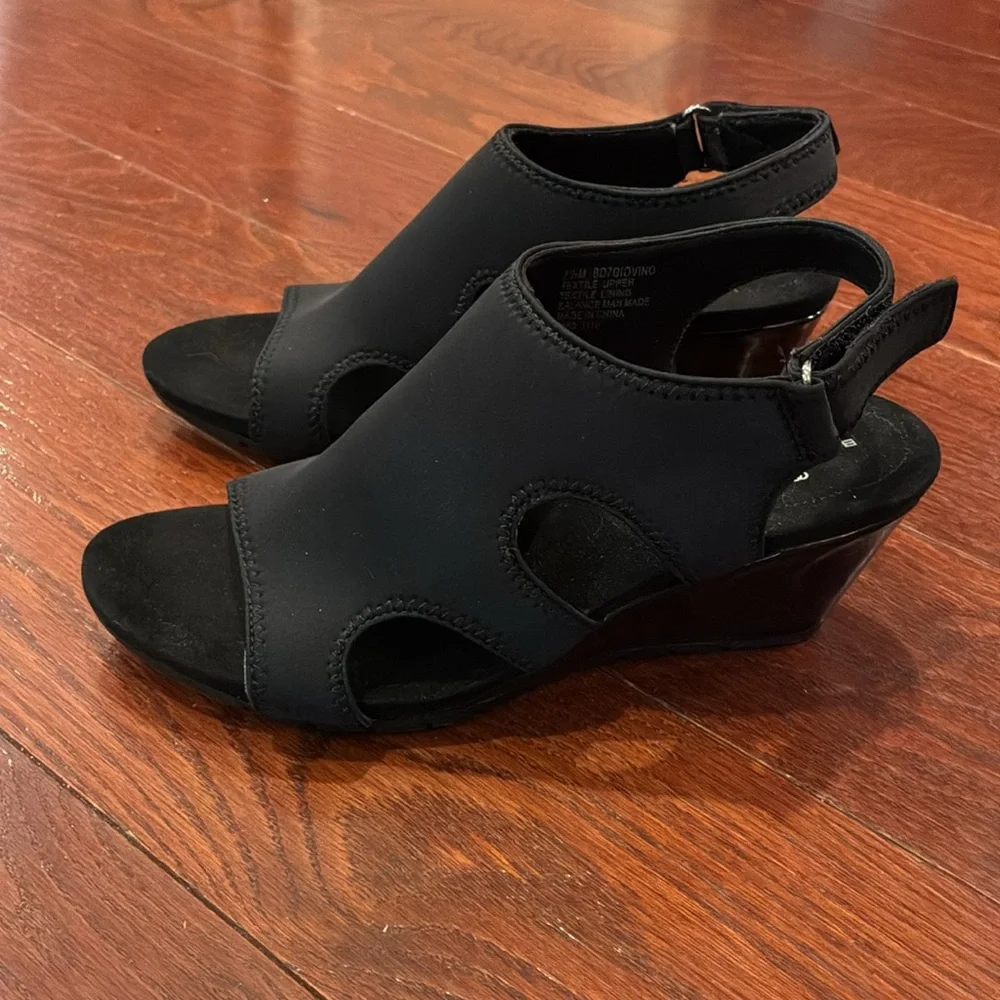 N/A stylish black